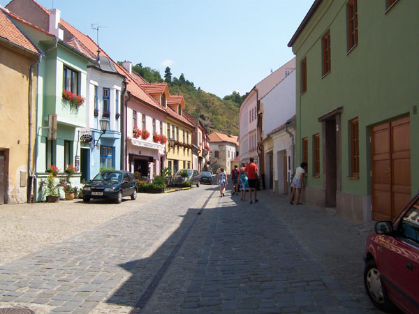 na fotce: zachovalá židovská čtvrť