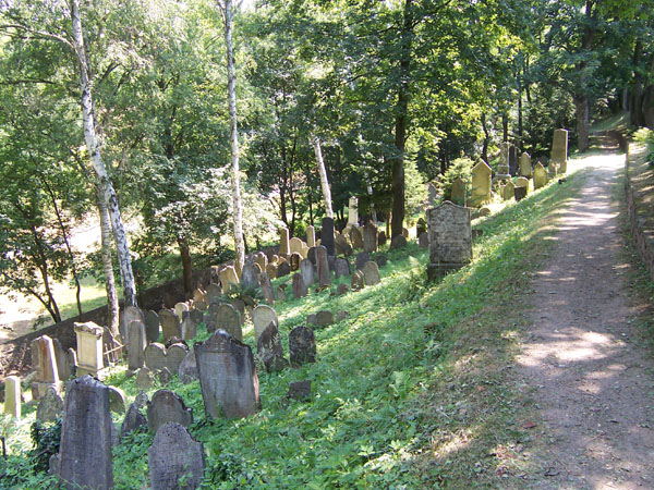 na fotce: židovský hřbitov