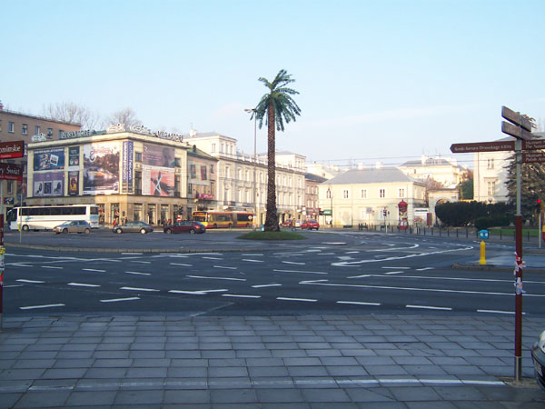 na fotce: plac De Gaulla
