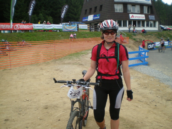 na fotce: ...a Libuška má za sebou... ...hmm... .... třeba Bike Adventure 2007