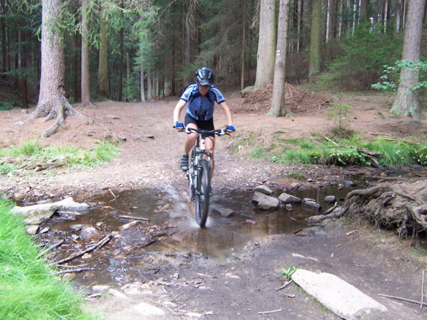 na fotce: kolo je potřeba pokřtít