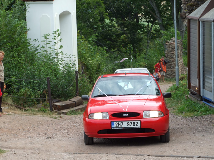 na fotce: Bob míří na hrad