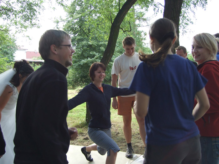 na fotce: paní učitelka nás učí telemark