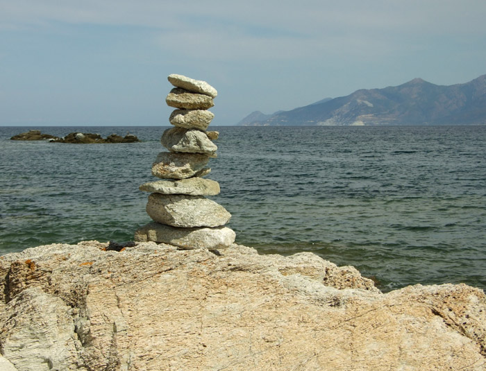na fotce: trek Santier du Littoral - vede, jak je z názvu patrné, podél pobřeží