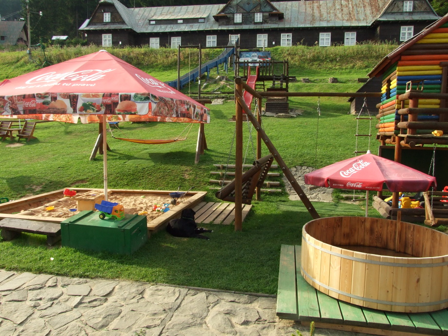 na fotce: Bačkárka je vybavena pro všechny kategorie dětí