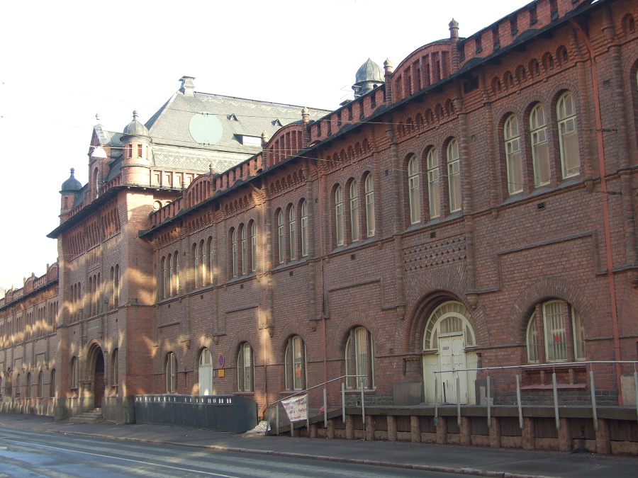 na fotce: architektura poblíž přístavu
