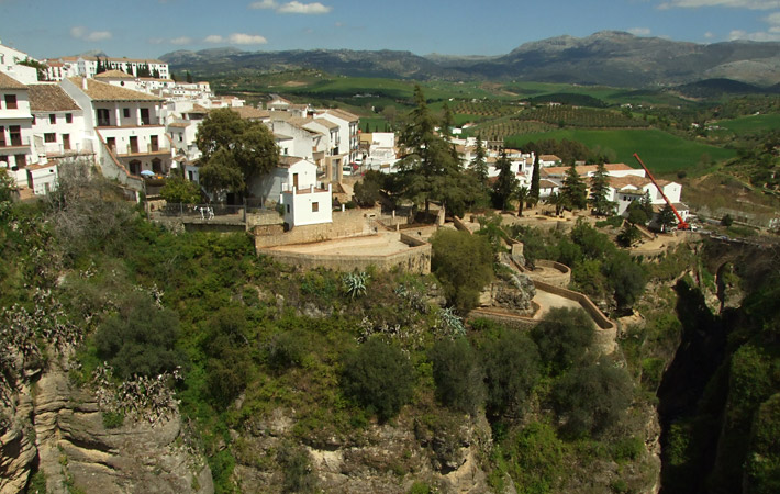 Červený jeřáb v pravé části